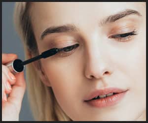 Using Clear Mascara Using Clear Mascara